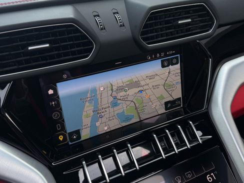 Used 2024 Lamborghini Urus S image 37