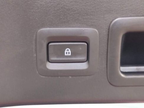 Used 2021 MAZDA MAZDA3 Hatchback w/Premium Plus Pkg image 17