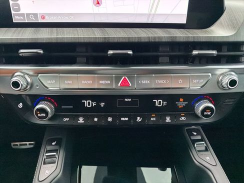 Used 2023 Kia Telluride SX AWD/4WD image 14
