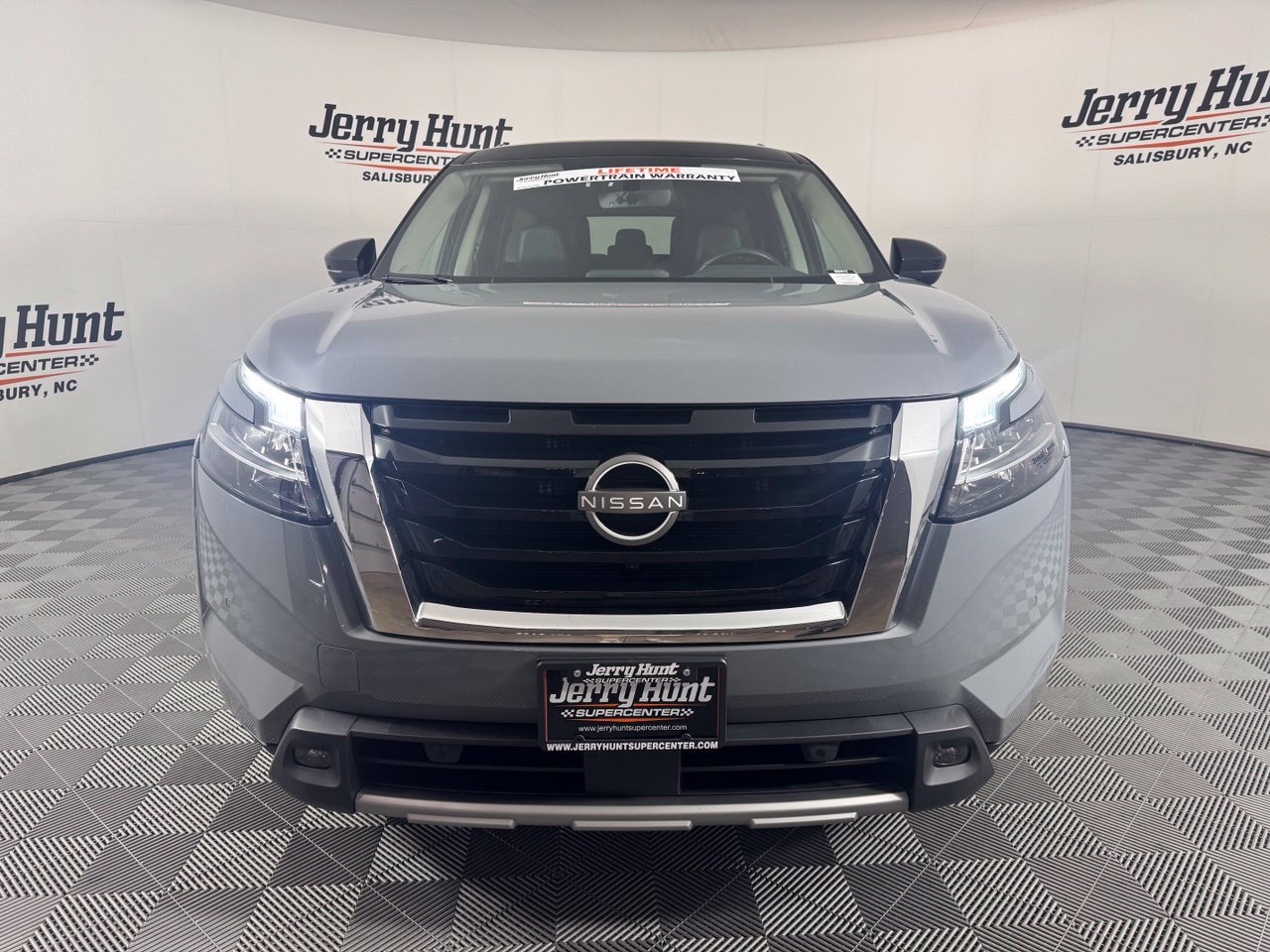 Used 2024 Nissan Pathfinder SL AWD/4WD image 4