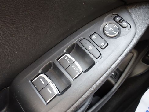 Used 2018 Honda Accord LX image 25