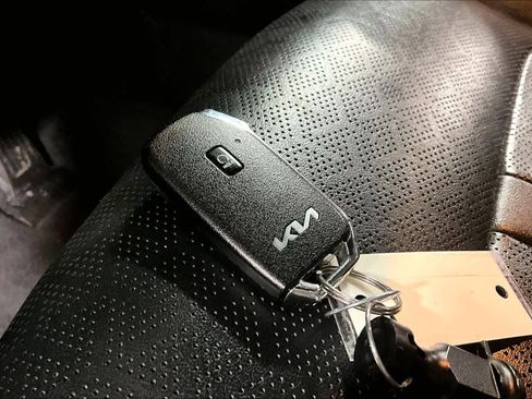 Used 2022 Kia Sorento S image 14