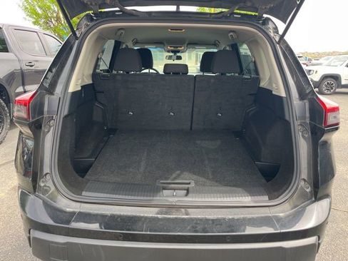 Used 2024 Nissan Rogue S image 11