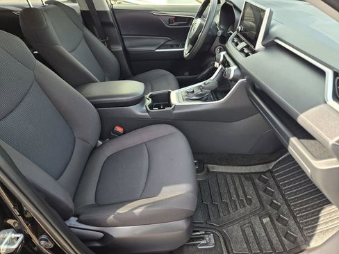 Used 2025 Toyota RAV4 LE image 9