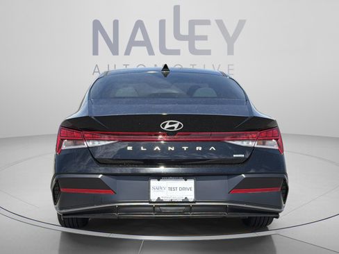 New 2026 Hyundai Elantra Limited FWD image 4