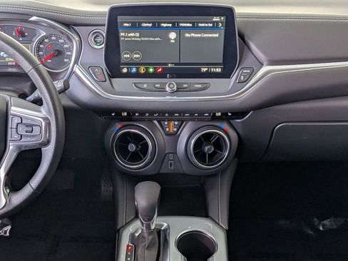 Used 2025 Chevrolet Blazer LT FWD image 19