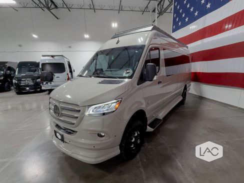 Used 2025 Mercedes-Benz Sprinter 3500 image 40