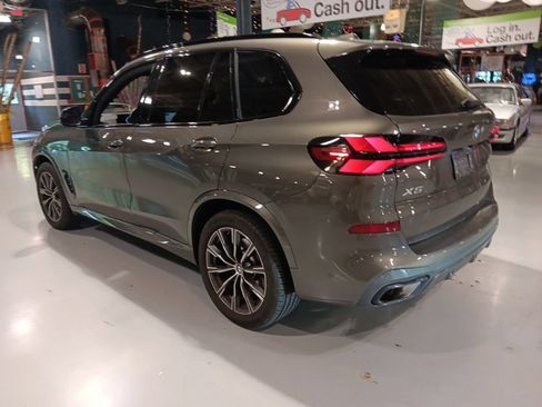 Used 2025 BMW X5 xDrive40i w/ M Sport Package AWD/4WD image 10