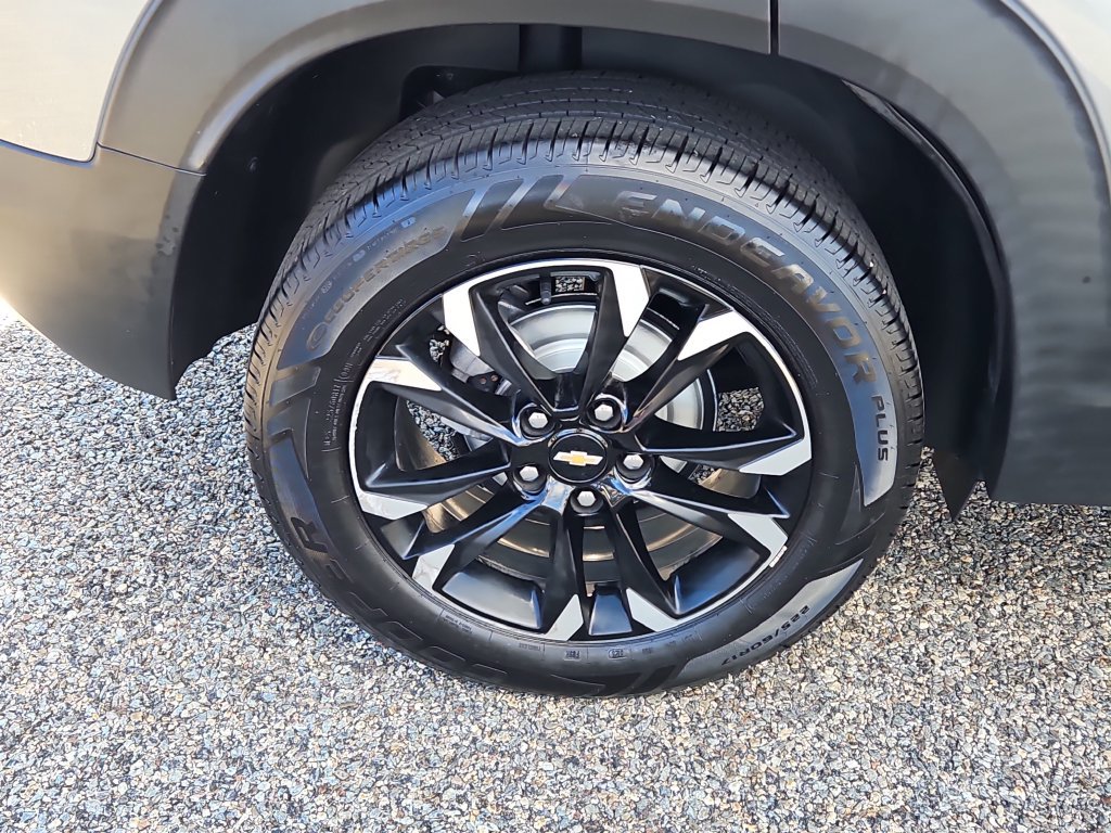 Used 2023 Chevrolet TrailBlazer LT AWD/4WD image 9