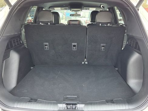 Used 2025 Ford Escape ST-Line w/ Tech Pack #1 FWD image 11