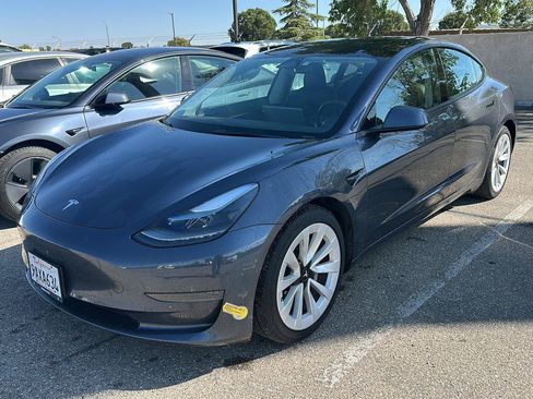 Used 2022 Tesla Model 3 RWD image 2