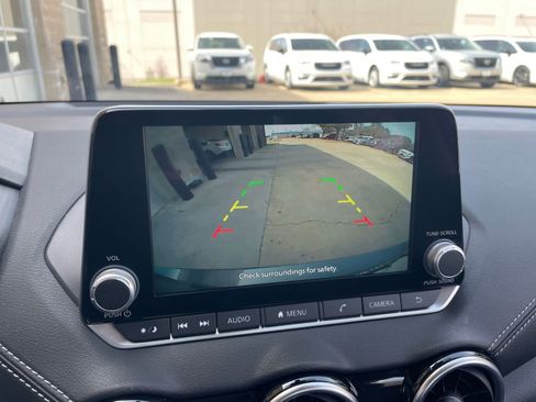 Used 2025 Nissan Sentra SV FWD image 27