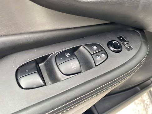 Used 2023 Nissan Murano SV image 19