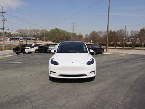 Used 2024 Tesla Model Y Performance image 13