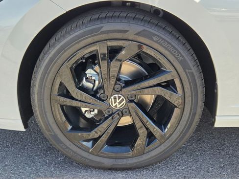 New 2026 Volkswagen Jetta SE image 10