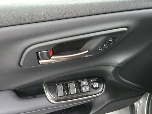 New 2026 Toyota Crown Platinum image 21