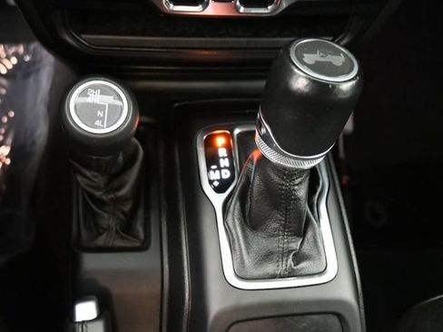 Used 2021 Jeep Wrangler Unlimited Sahara AWD/4WD image 12