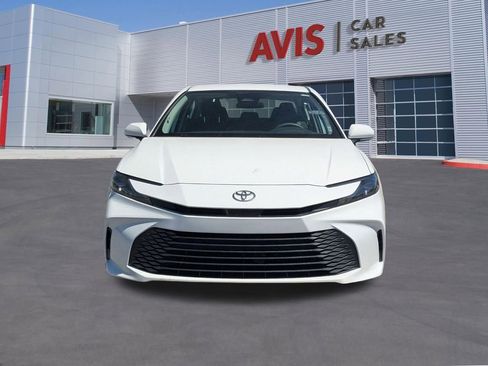 Used 2025 Toyota Camry LE image 10