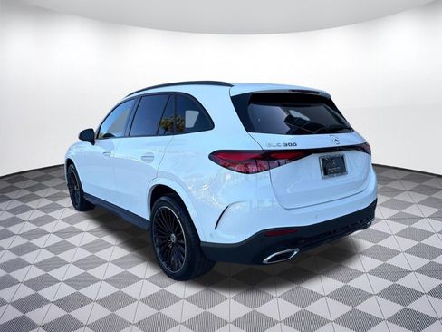 Used 2026 Mercedes-Benz GLC 300 image 3