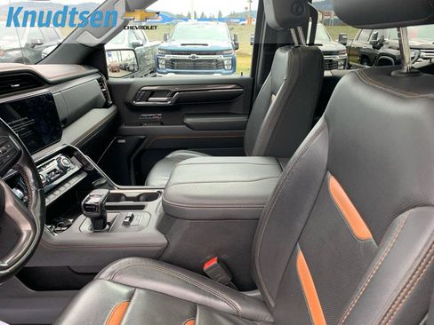 Used 2024 GMC Sierra 1500 AT4 w/ AT4 Preferred Package image 18