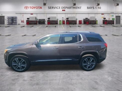 Used 2019 GMC Acadia Denali w/ Technology Package AWD/4WD image 5