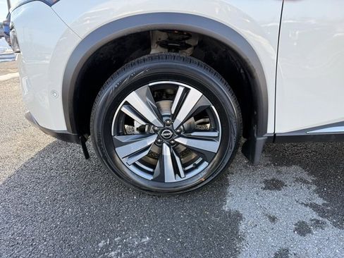 Certified 2023 Nissan Rogue SL w/ SL Premium Package image 9