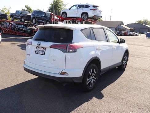 Used 2018 Toyota RAV4 LE w/ All Weather Liner Package FWD image 5