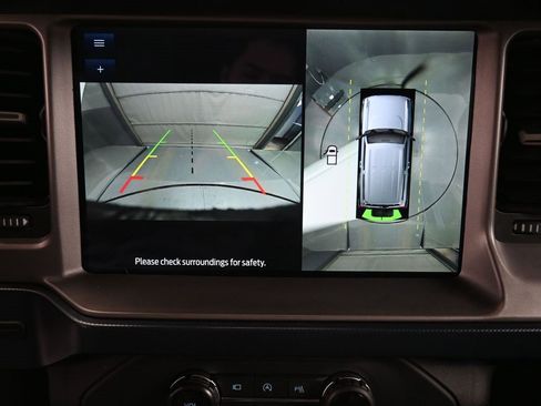 Used 2023 Ford Bronco Outer Banks image 3