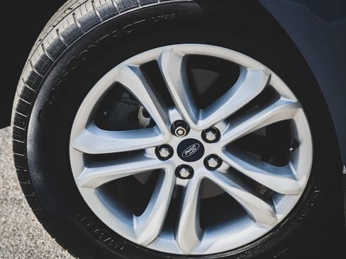 Used 2019 Ford Edge SEL w/ Equipment Group 201A FWD image 24