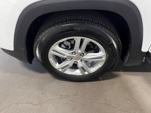 Used 2024 GMC Terrain SLE FWD image 29