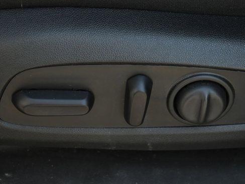 Used 2024 Chevrolet Equinox LT AWD/4WD image 13
