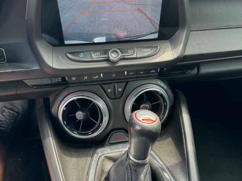 Used 2016 Chevrolet Camaro SS RWD image 13