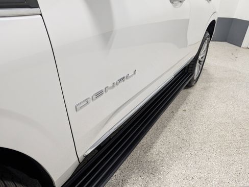 Used 2022 GMC Yukon Denali image 9