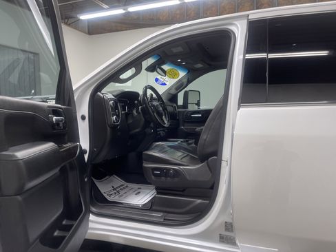 Used 2023 GMC Sierra 3500 Denali image 9