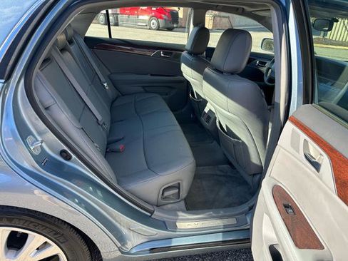 Used 2010 Toyota Avalon XLS image 17