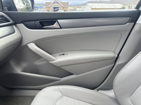 Used 2014 Volkswagen Passat 1.8T SE image 22