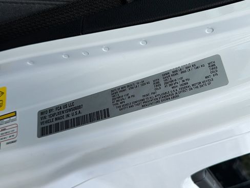 Used 2025 Jeep Wrangler Sahara image 40