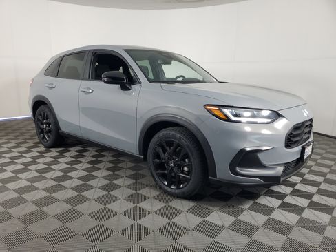 Used 2025 Honda HR-V Sport image 2