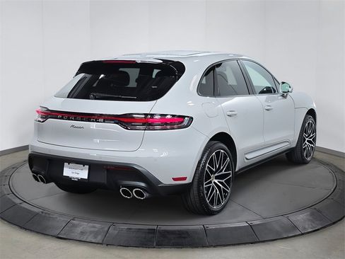 Used 2025 Porsche Macan image 7