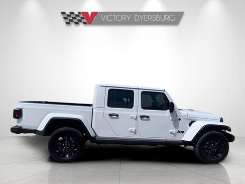 New 2025 Jeep Gladiator Sport image 9