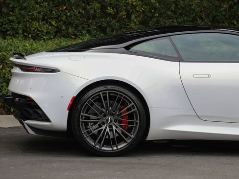 Used 2023 Aston Martin DBS Coupe RWD image 33