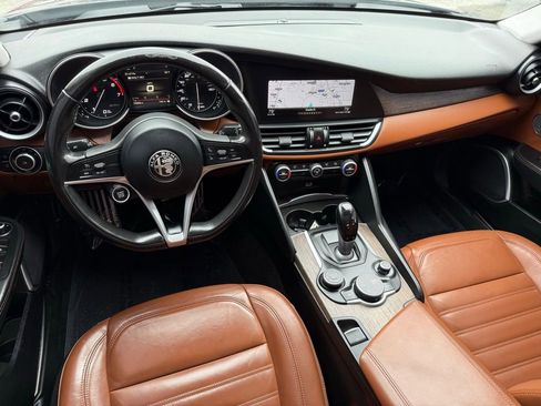 Used 2018 Alfa Romeo Giulia Ti w/ Quick Order Package 22X Lusso image 31