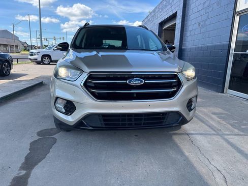 Used 2017 Ford Escape Titanium FWD image 3