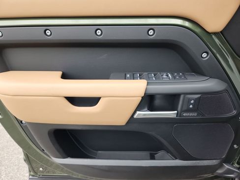 New 2026 Land Rover Defender 110 X-Dynamic SE image 22