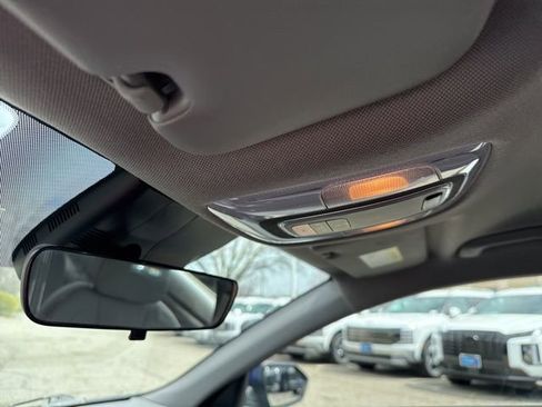 Used 2023 Hyundai Elantra SEL w/ Convenience Package image 36