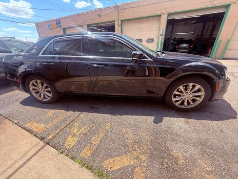 Used 2016 Chrysler 300 Limited w/ 300 Premium Group AWD/4WD image 3
