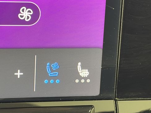 Used 2025 Volkswagen Atlas Cross Sport SEL Premium R-Line image 28