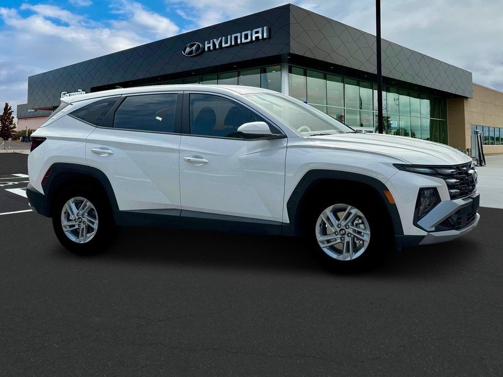 New 2025 Hyundai Tucson SE FWD image 10