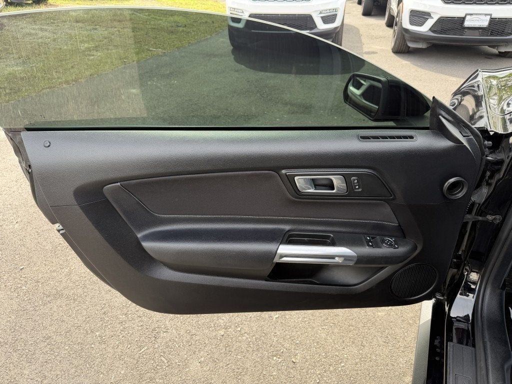 Used 2021 Ford Mustang GT w/ Black Accent Package RWD image 12
