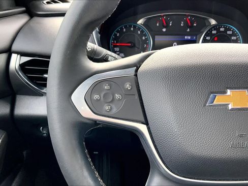 Used 2023 Chevrolet Traverse LT image 22